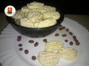 Biscoitos de amendoim assados.