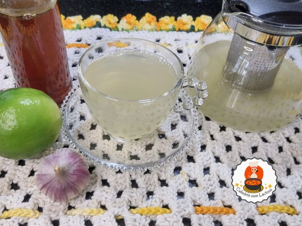 Chá de Limão com Alho