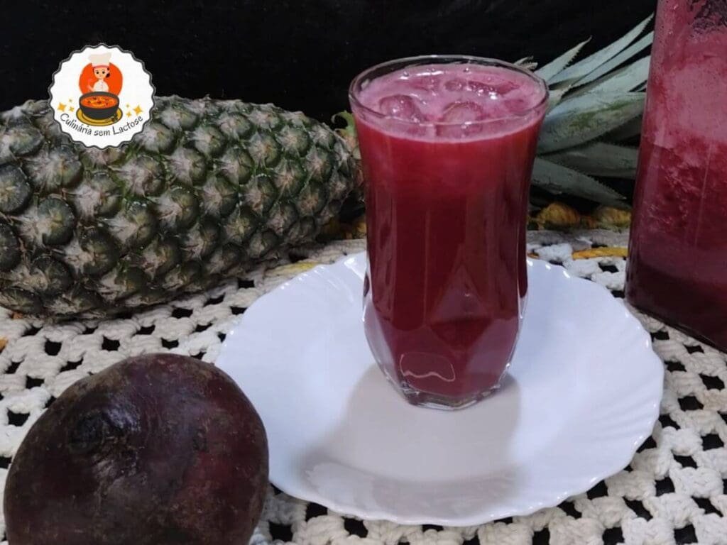 Suco de Abacaxi com Beterraba